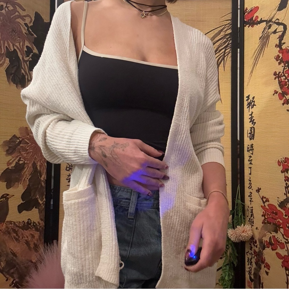 Hollister Women’s Lightweight Oversized Shrug Cardigan​
